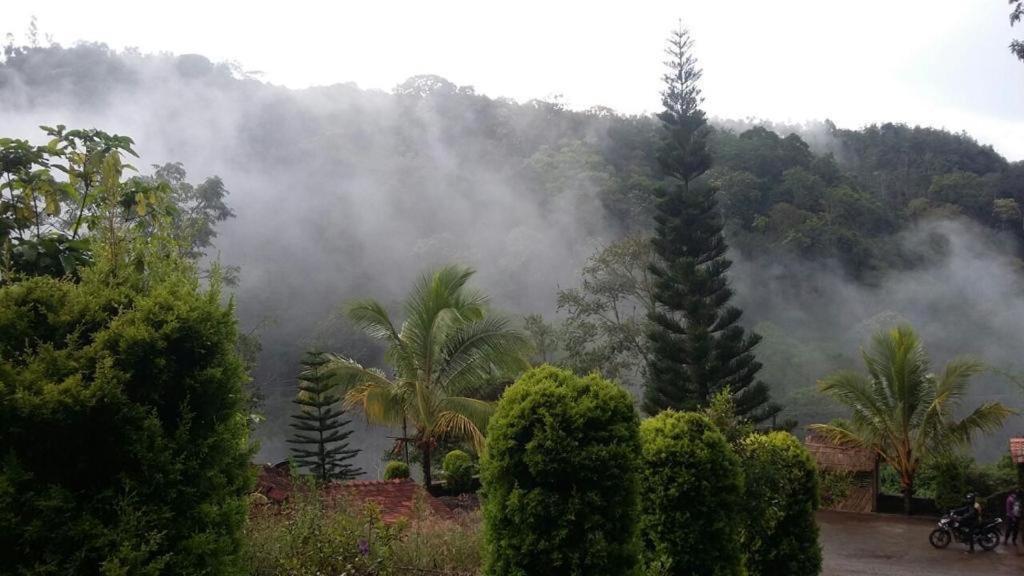 Cassells Jungle Resorts Thekkady Vandiperiyar Bagian luar foto